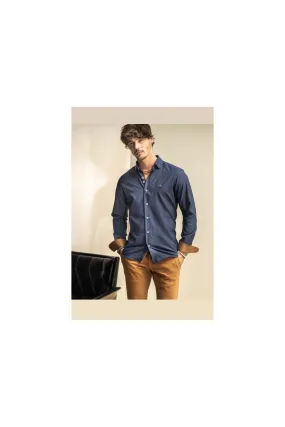 Camisa slim detalle puntos azul marino