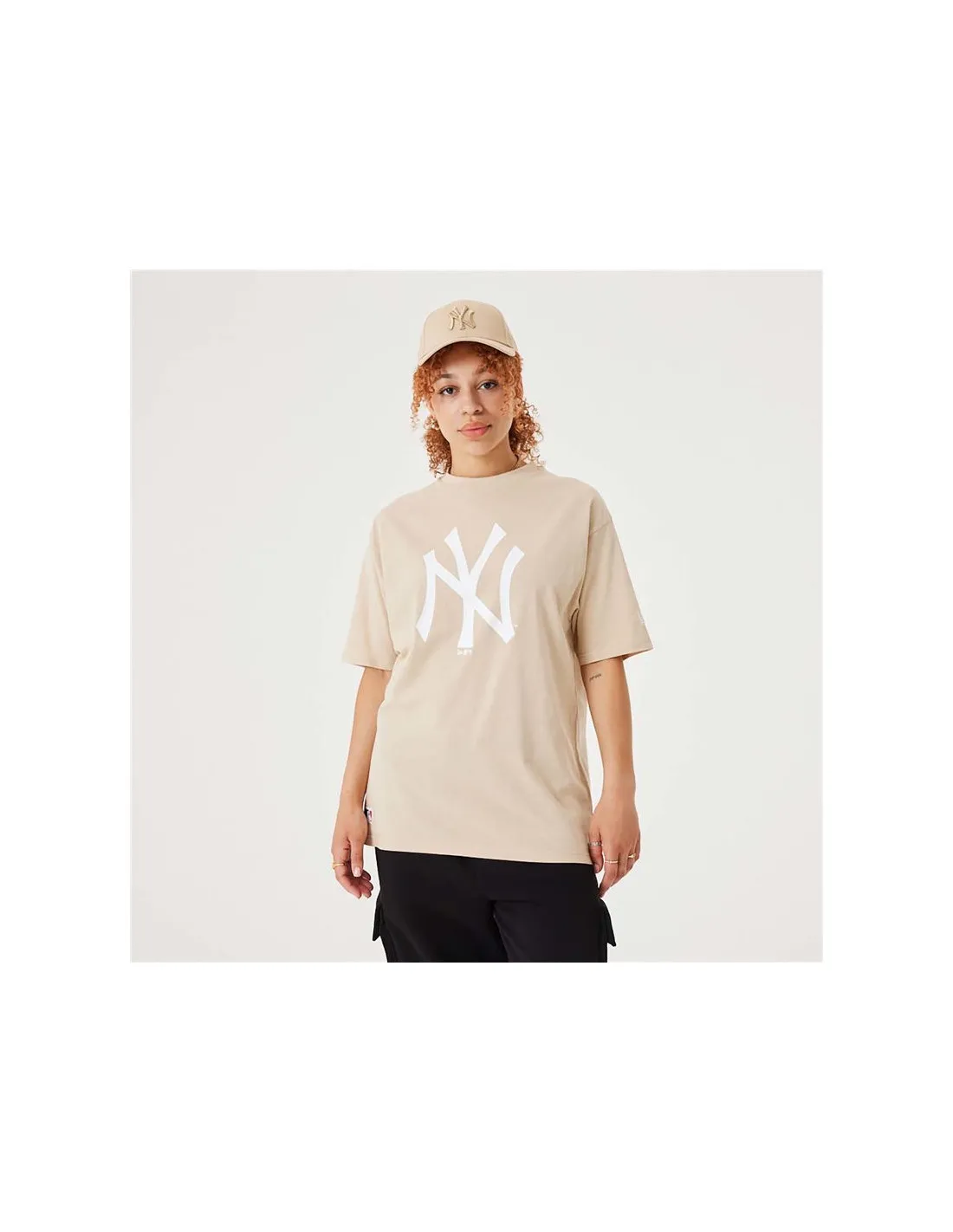 Camiseta New Era League Essentials New York Yankees Beige Hombre