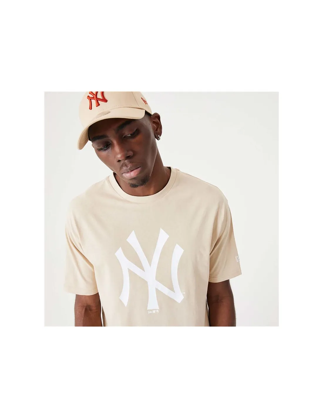 Camiseta New Era League Essentials New York Yankees Beige Hombre